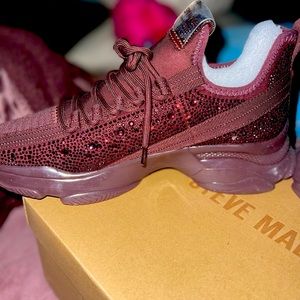 Steve Madden Maxima Burgundy/maroon sneakers